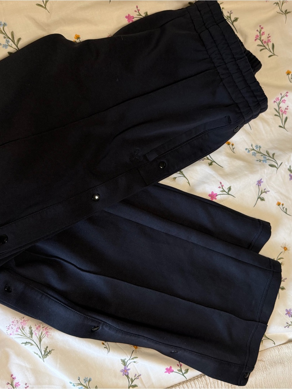 ARITZIA TNA Black Snap-Trim Track Pants - Picture 4 of 5